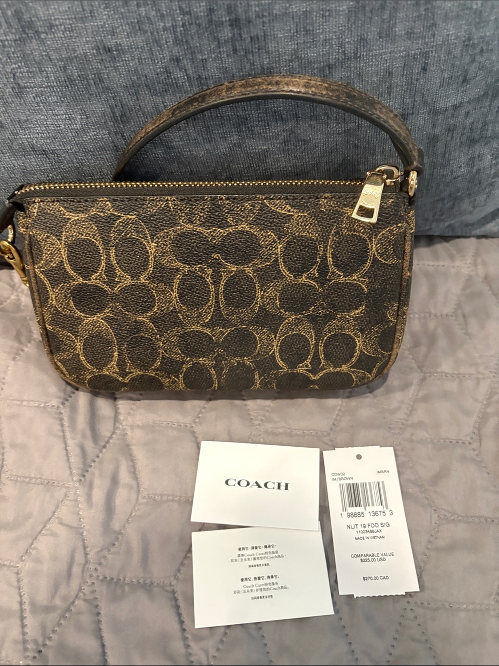 Coach loved leather signature Nolita - Picture 2 of 3